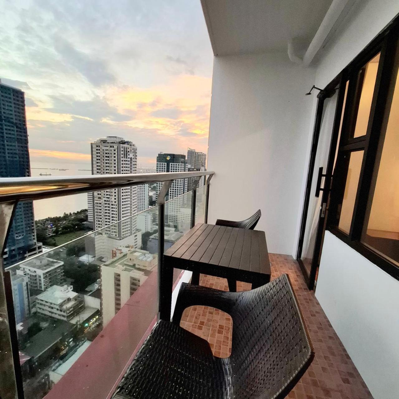 Manila Bayview Rental Exterior foto